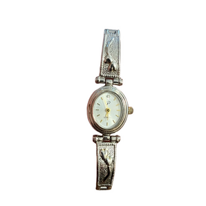 Vintage Prynge Ladies Quartz Watch Silver Tone Floral Bracelet Oval Face